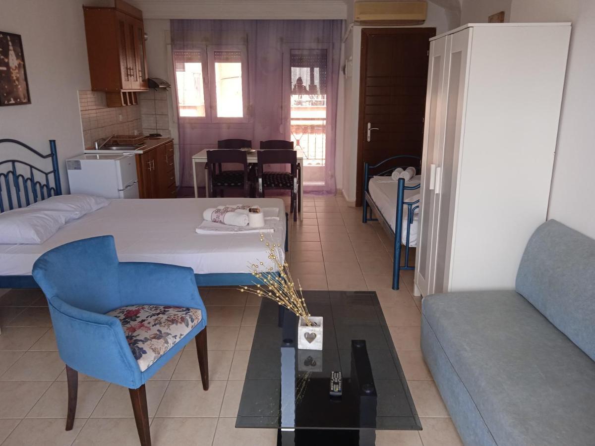 Blue Moon Apartments ネア・ミカニオーナ エクステリア 写真