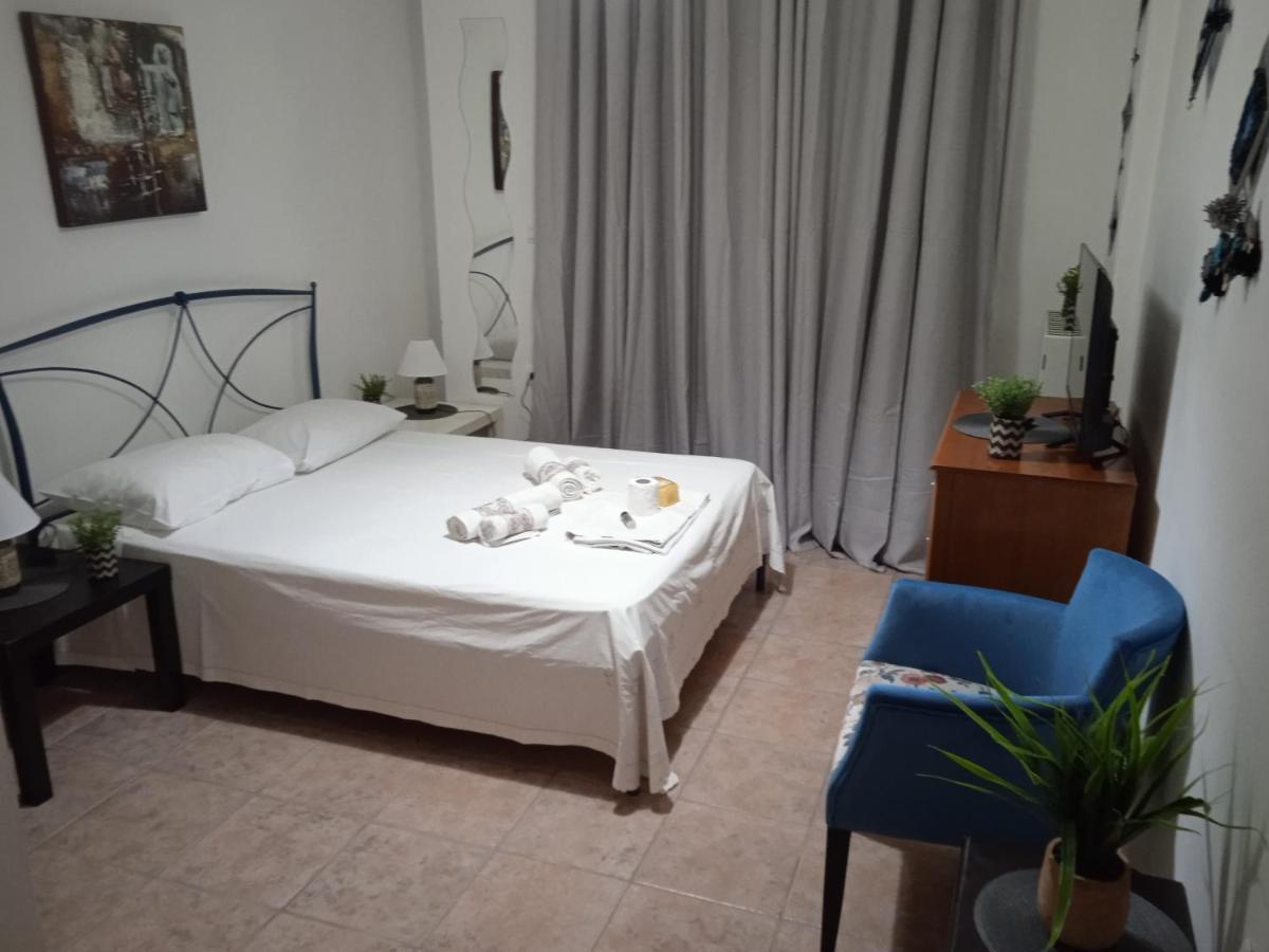 Blue Moon Apartments ネア・ミカニオーナ エクステリア 写真